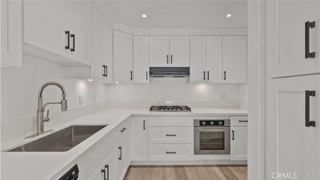 Building Photo - 10500 Sunland Blvd