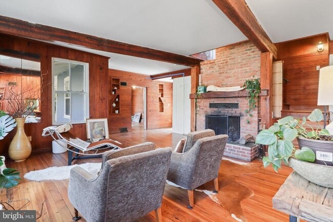 Building Photo - 206 Grove Ave