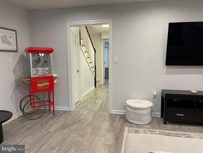 Building Photo - 519 G St SW