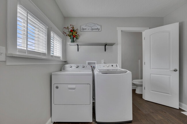 Building Photo - 1745 Sullivant Ave