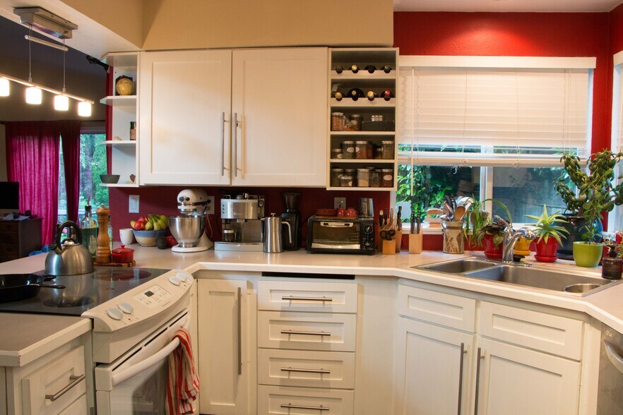 Spice and wine rack. - 3306 Northeast Holman Street