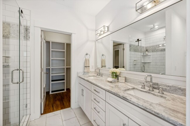 Building Photo - Germantown Gem just 1 mile from Downtown N...