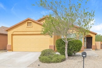 Building Photo - 2399 E Calle Arroyo Lindo