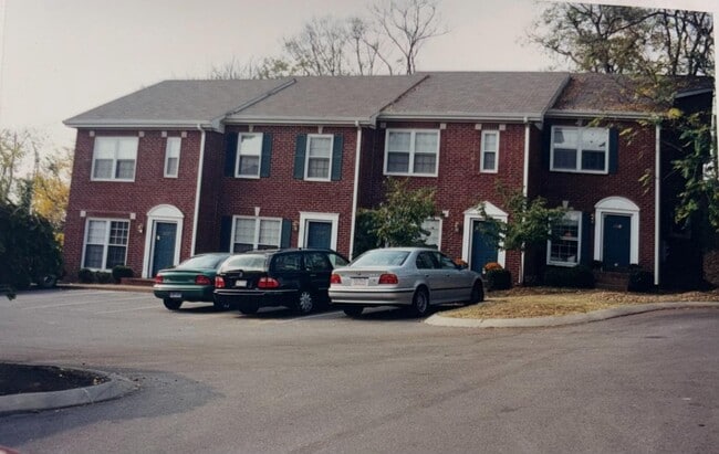 Building Photo - 229 Fairmont Ct
