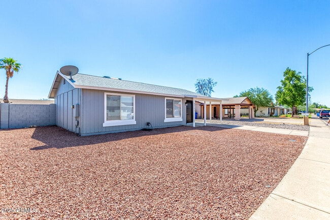 Building Photo - 2731 E Charleston Ave