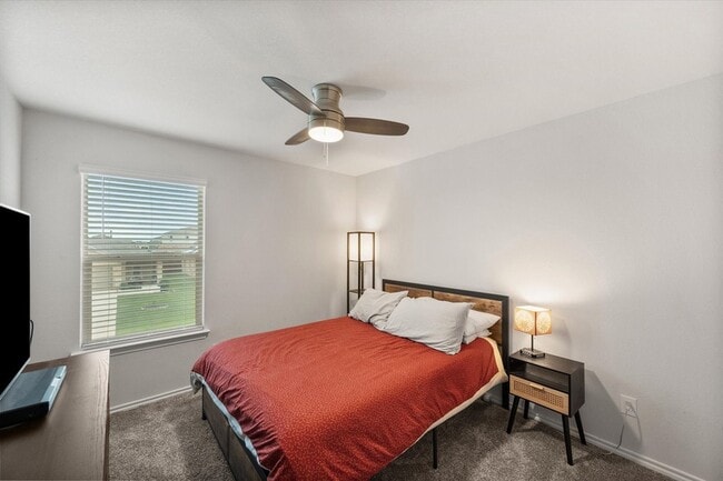 Building Photo - 105 Greengate Dr