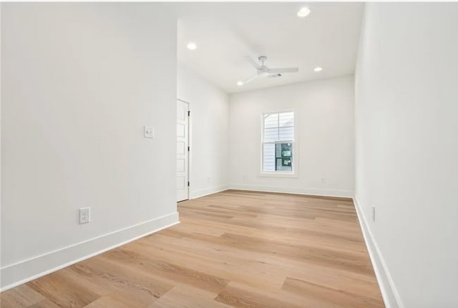 Building Photo - 576 Pride Ave