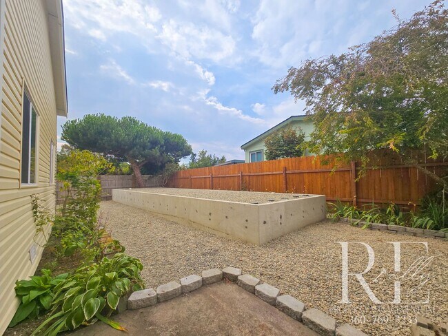 Building Photo - Private Beach Access – Bright, Breezy Livi...