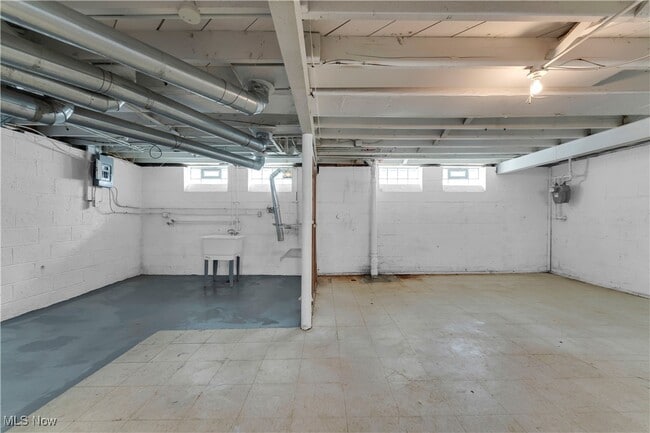 Building Photo - 12903 Rockside Rd