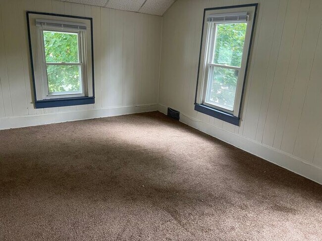 Building Photo - 3 bedroom Niles Home