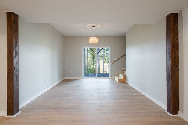 Building Photo - Large New Construction Rental - Old Fort