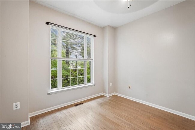 Building Photo - 905 Royal Elm Ct