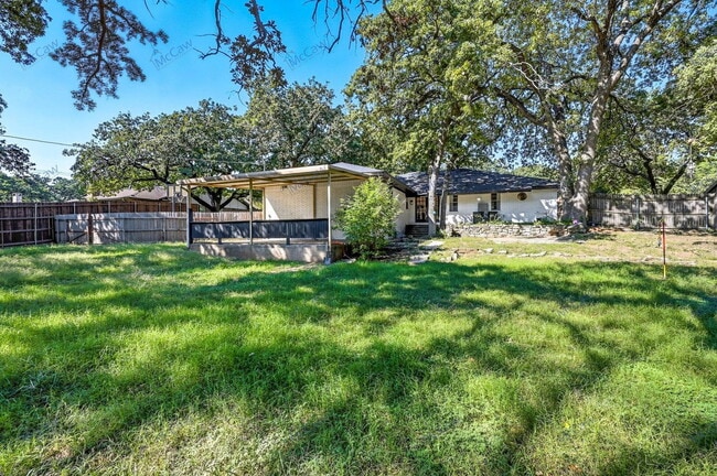 Building Photo - 724 Overland Trail