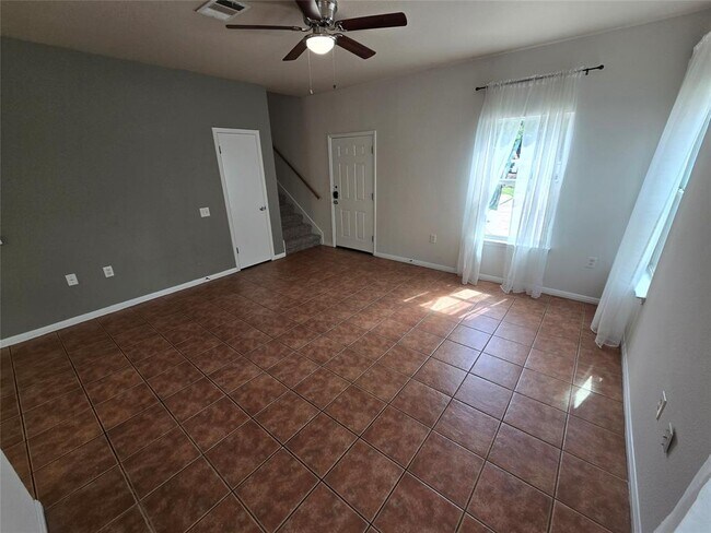 Building Photo - 1604 Singleton Ave