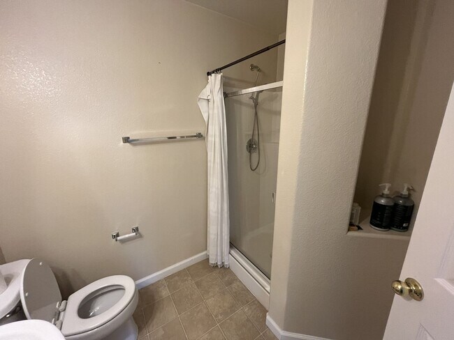Building Photo - COMING SOON!!! 4 bedroom 3 bathroom home in Elk Grove!
