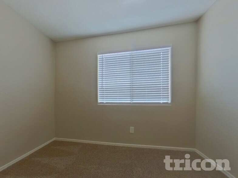 Building Photo - 10791 W Rio Vista Ln