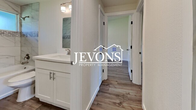 Building Photo - 19019 SE 164Th St Renton, WA 98058