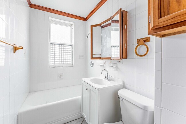 Building Photo - 2101 W 51st St