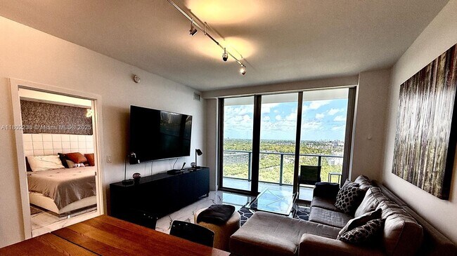 Building Photo - 16385 Biscayne Blvd