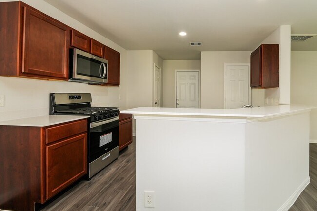 Building Photo - 5558 Latta Plantation Dr