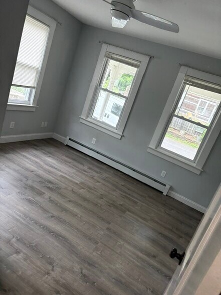 Building Photo - 4 Starr Pl