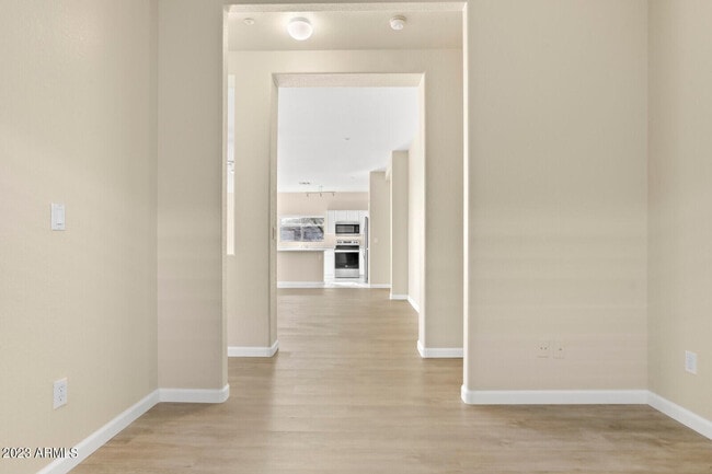 Building Photo - 9303 E Whitewing Dr