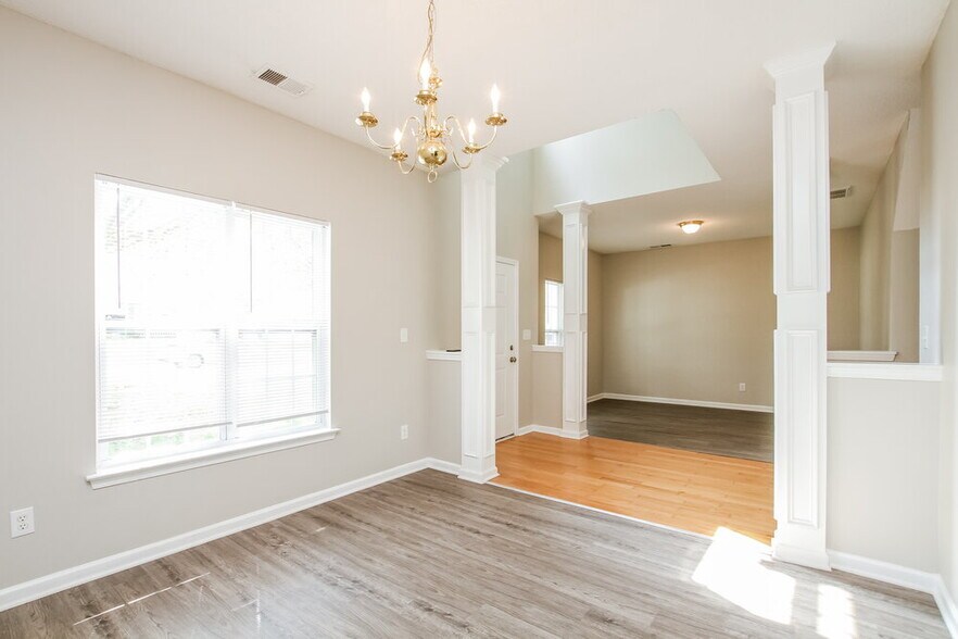 Building Photo - 3431 Ann Franklin Ct