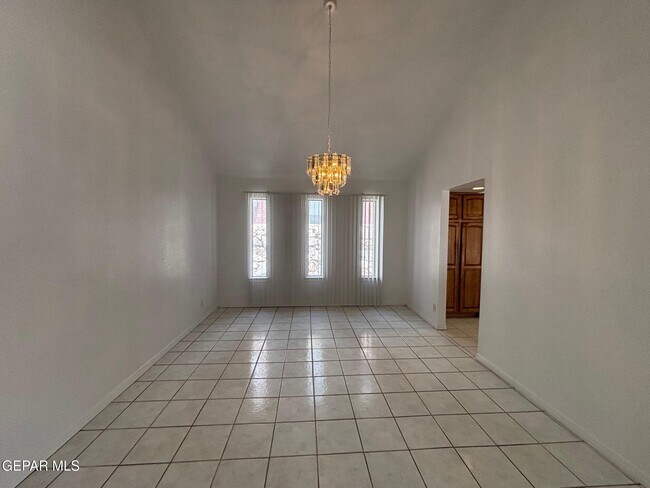 Building Photo - 7660 Le Conte Dr