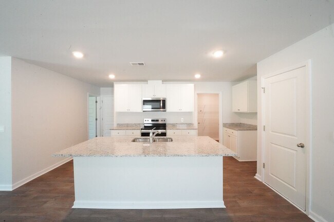 Building Photo - Coming Available!