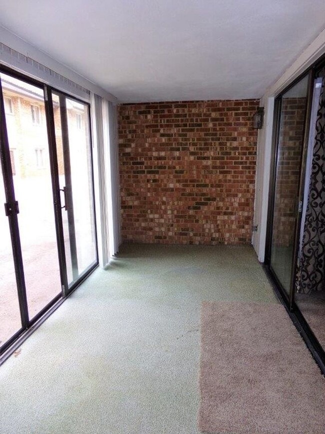Building Photo - 376 Merrimac Trail