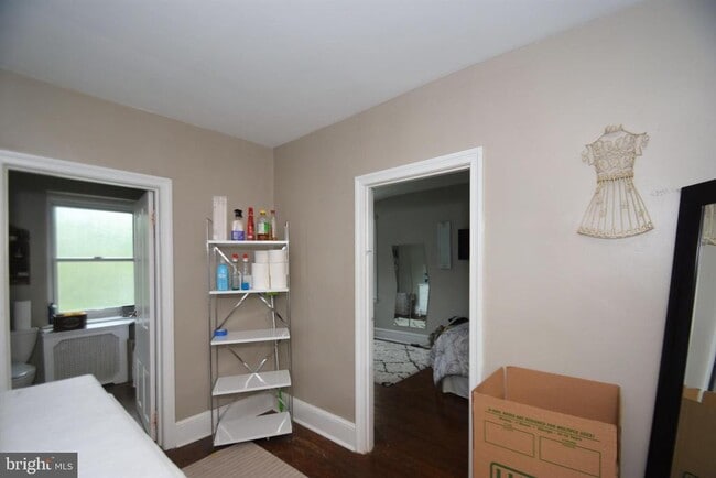 Building Photo - 19 E Germantown Pike