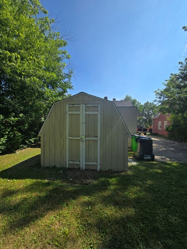 Building Photo - Partially updated spacious home