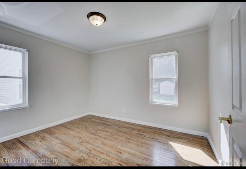 Building Photo - 600 Kalama Ave