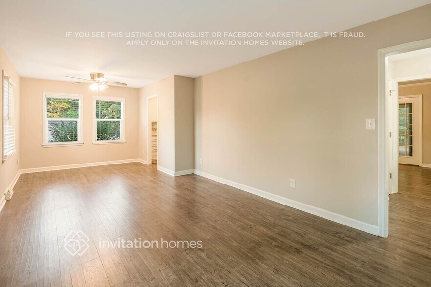 Building Photo - 1410 Crescent St