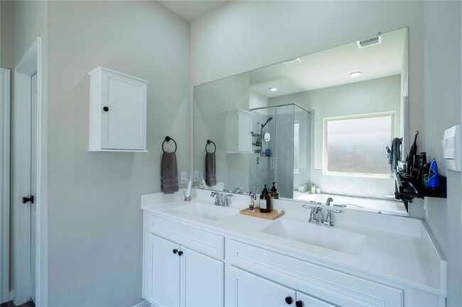 Building Photo - 31302 Raleigh Creek Dr