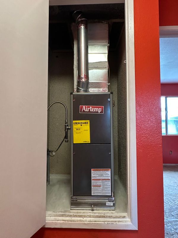 Building Photo - 8784 Valley View St