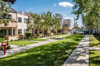 Building Photo - Wallace Court Apartments