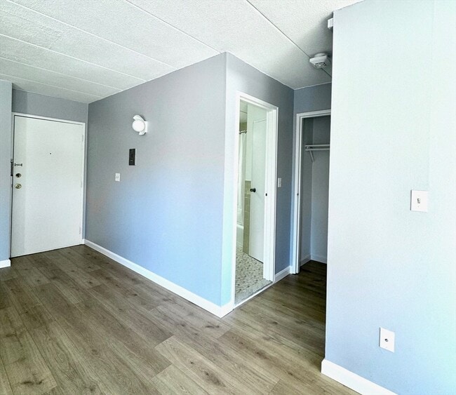 Building Photo - 147 Turner Rd