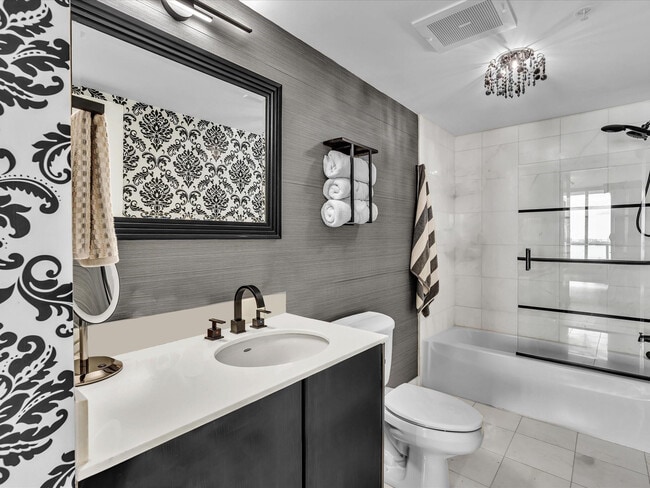 Building Photo - 665 NE 25th St