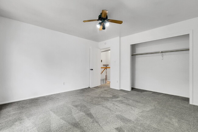 Building Photo - $1,995.00, 3 bed, 1.5 bath, located in Aur...