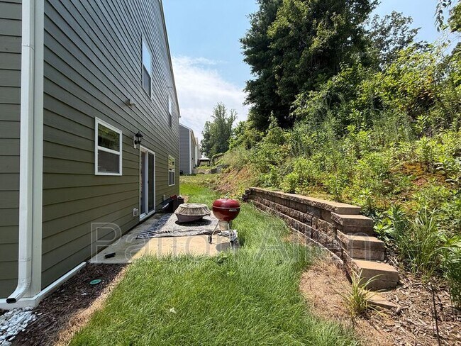 Building Photo - 138 Marathon Ln