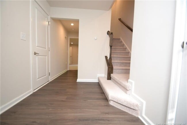 Building Photo - 1006 Romeria Dr