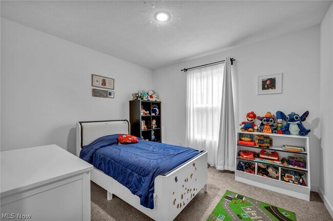 Building Photo - 704 Maple Hollow Ct