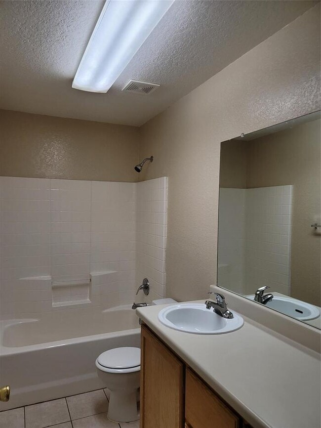 Building Photo - Spacious 3-2-2 in Granbury ...Coming soon.