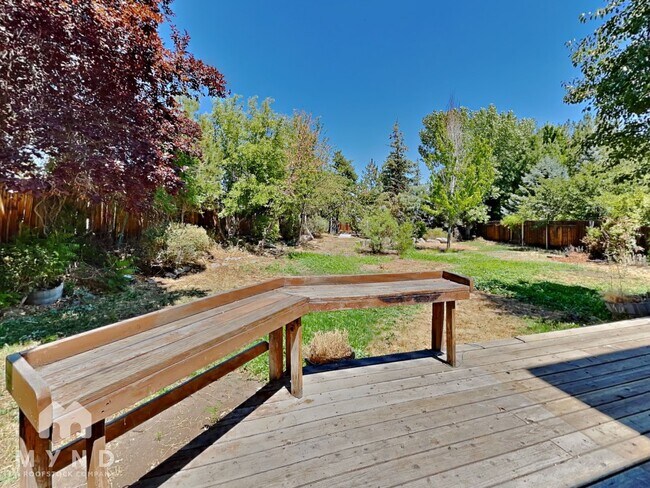 Building Photo - 695 Citadel Rd