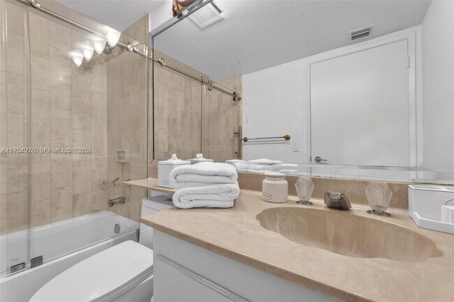 Building Photo - 1717 N Bayshore Dr