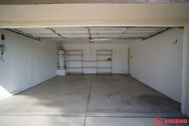 Building Photo - MOVE IN SPECIAL!!! $750 OFF FIRST MONTHS R...