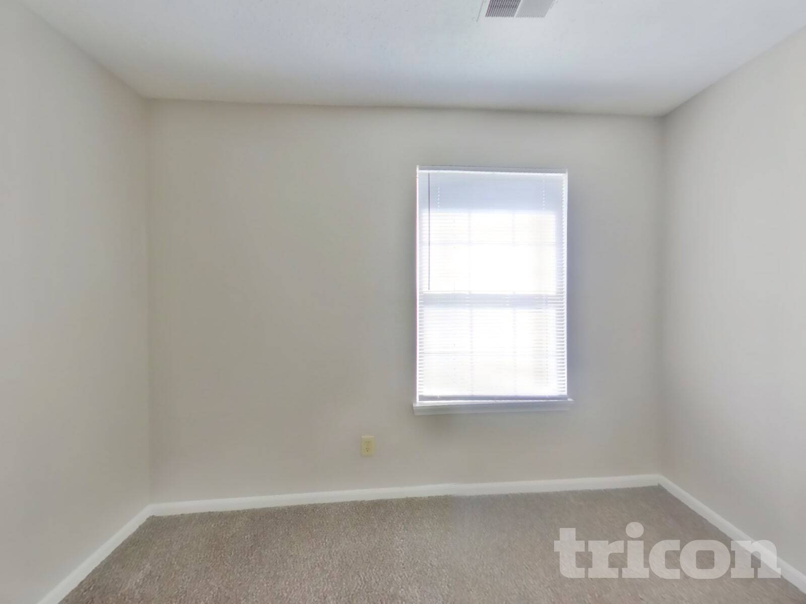 Building Photo - 111 Silverberry Ct