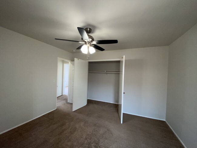 Building Photo - 6263 Vineland Ave