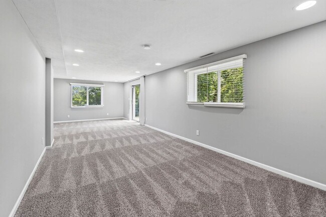 Building Photo - 7629 Pinkney St